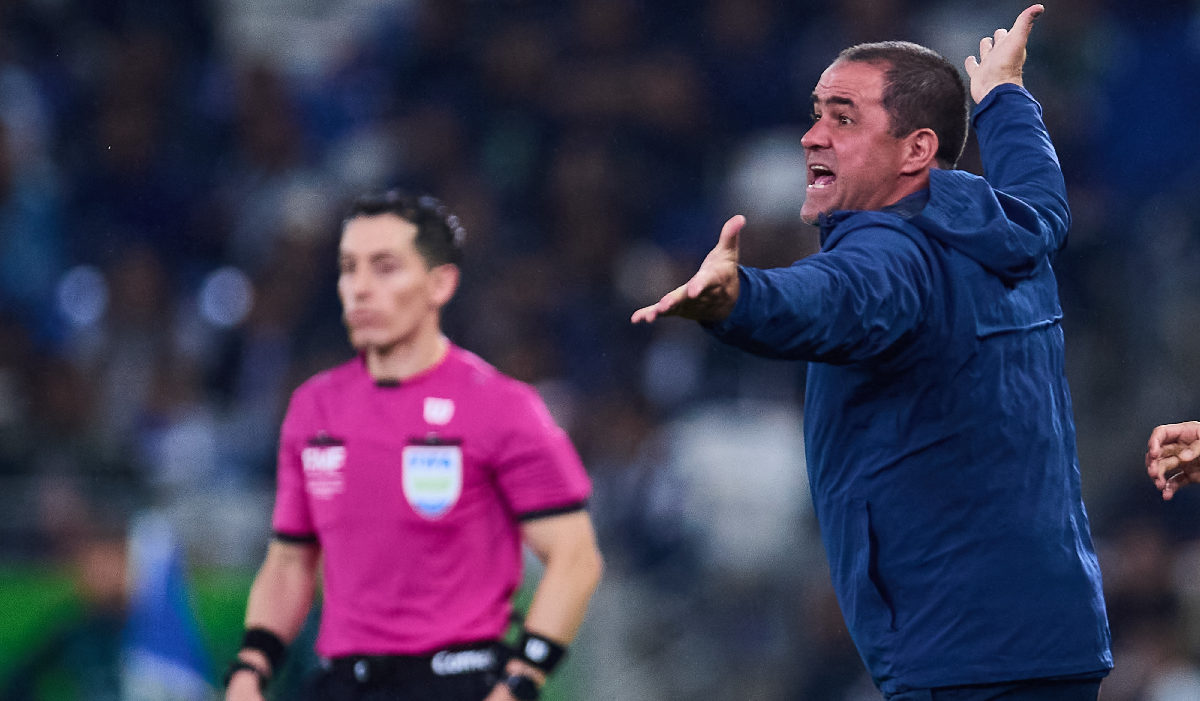 Jardine critica el arbitraje tras derrota del América ante Rayados