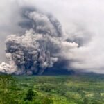 Indonesia activa alerta máxima por erupción del volcán Semeru