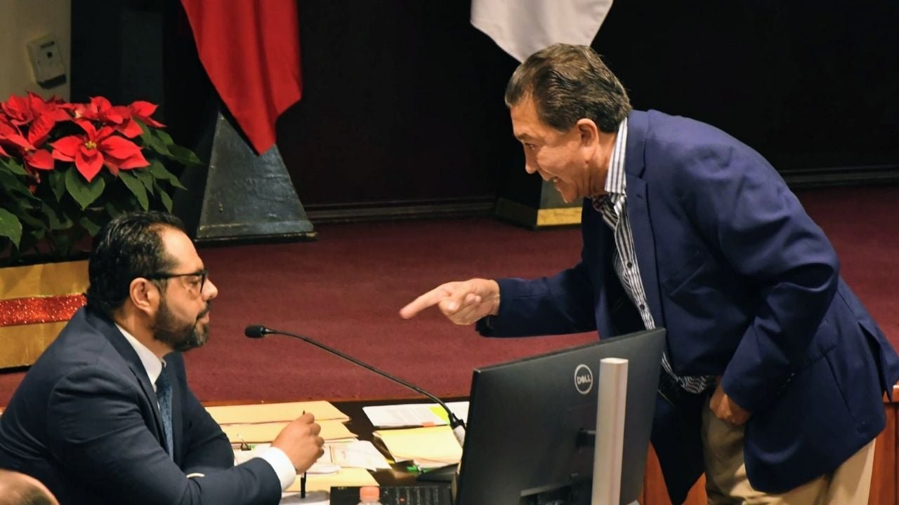 Héctor Yunes amenaza a secretario de Finanzas en Congreso Veracruz