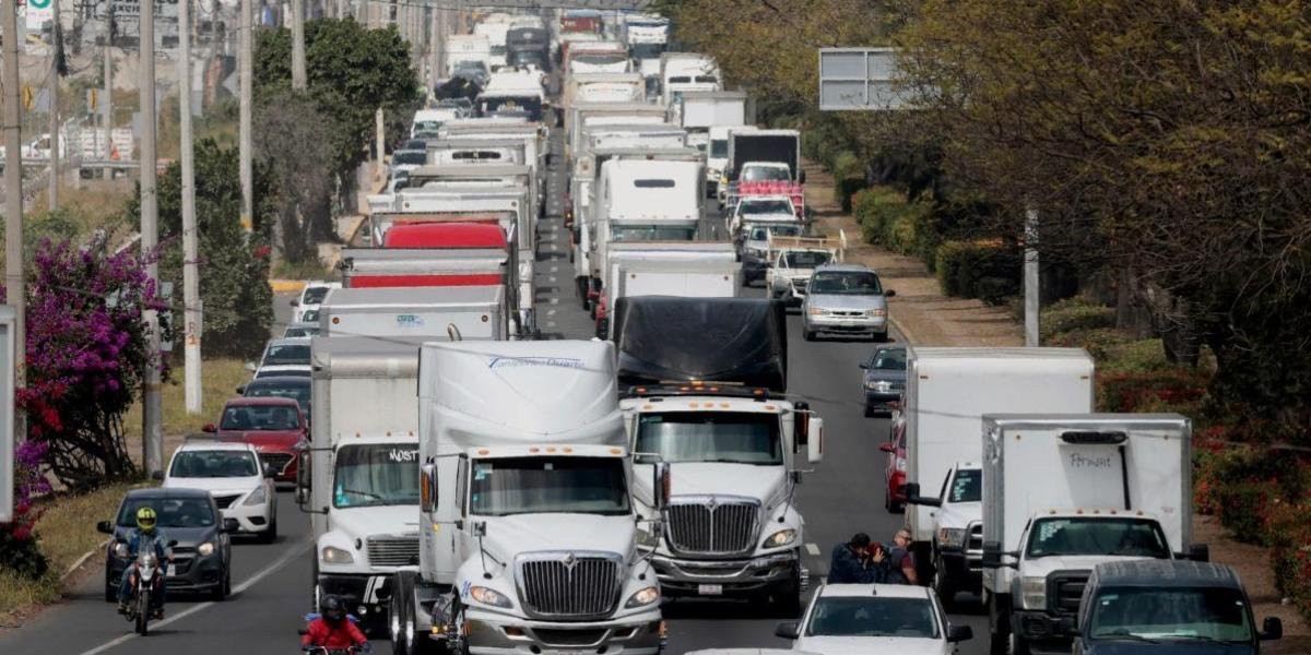 Transportistas anuncian paro nacional por inseguridad el 24N