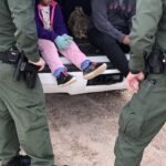 Niños migrantes de tres años enfrentan solos audiencias en Arizona