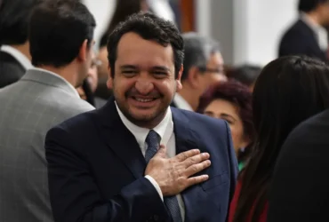 Estatutos de Morena permiten sueldos superiores al de Sheinbaum