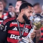 Pumas ficha a Juninho de Flamengo y busca otro delantero