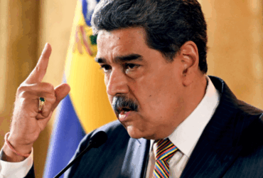 Maduro afirma mayor preparación militar tras presiones de EE UU