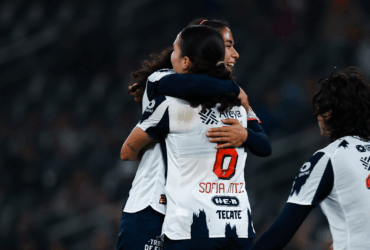 Rayadas vence a Cruz Azul y mantiene liderato en Liga MX Femenil