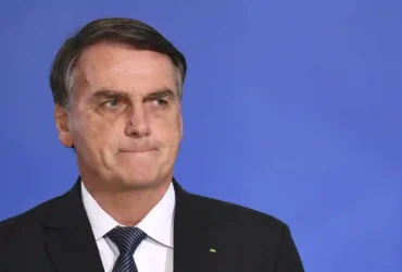 Bolsonaro es hospitalizado tras caída en prisión de Brasilia