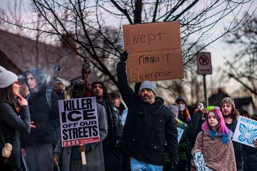 Agente del ICE mata a ciudadana en redada y desata protestas en Mineápolis