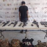 Detienen a menor con armas y equipo táctico en Veracruz