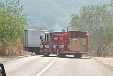 Bloqueos en la carretera Colima-Pihuamo afectan tránsito regional