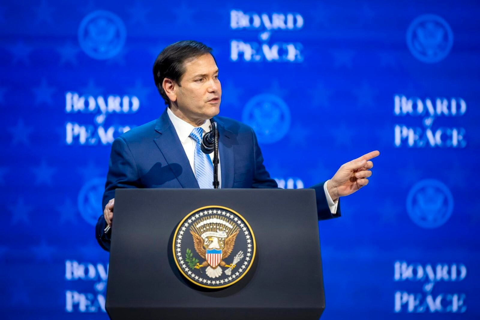 Estados Unidos impulsa nueva alianza con Europa bajo sus condiciones