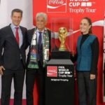 Sheinbaum presenta réplica de la Copa Mundial en Palacio Nacional