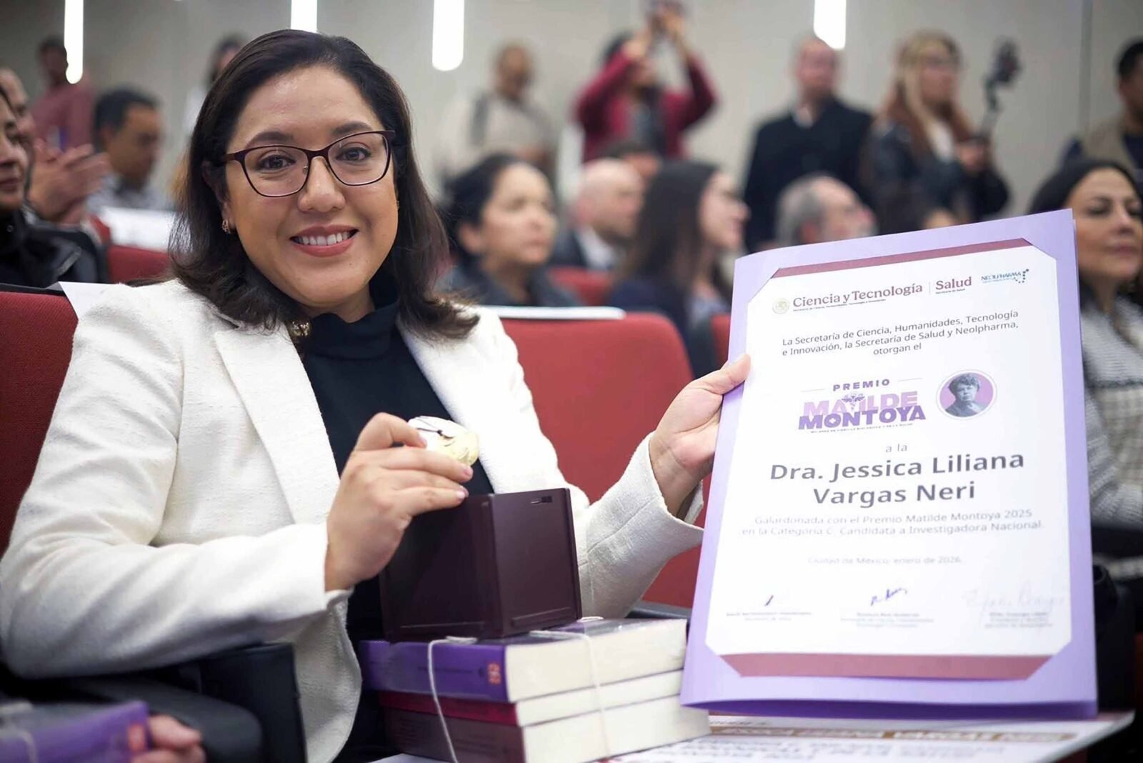 Jessica Liliana Vargas recibe Premio Mujeres en Ciencia 2025 UNAM