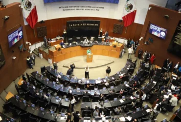 Senado avala eliminar pensiones doradas de exfuncionarios en México