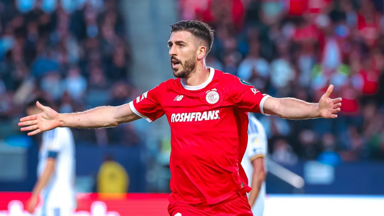 Toluca avanza a semifinales tras vencer 3-0 a LA Galaxy