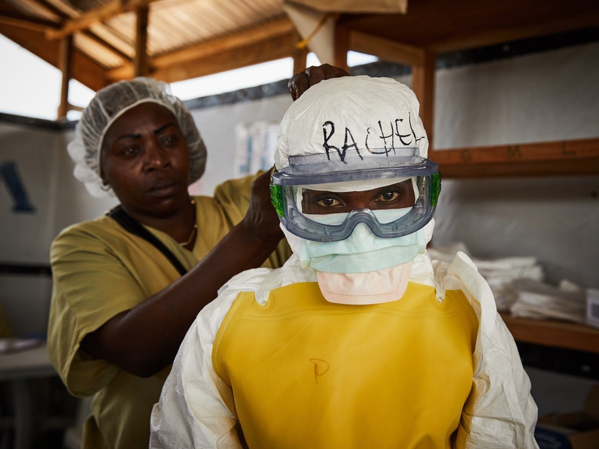 OMS declara emergencia internacional por brote de ébola en RDC