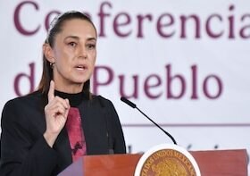 Sheinbaum pide a FGR transparencia en combate a huachicol fiscal
