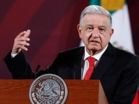 AMLO respalda a Sheinbaum y acusa injerencia de EE UU