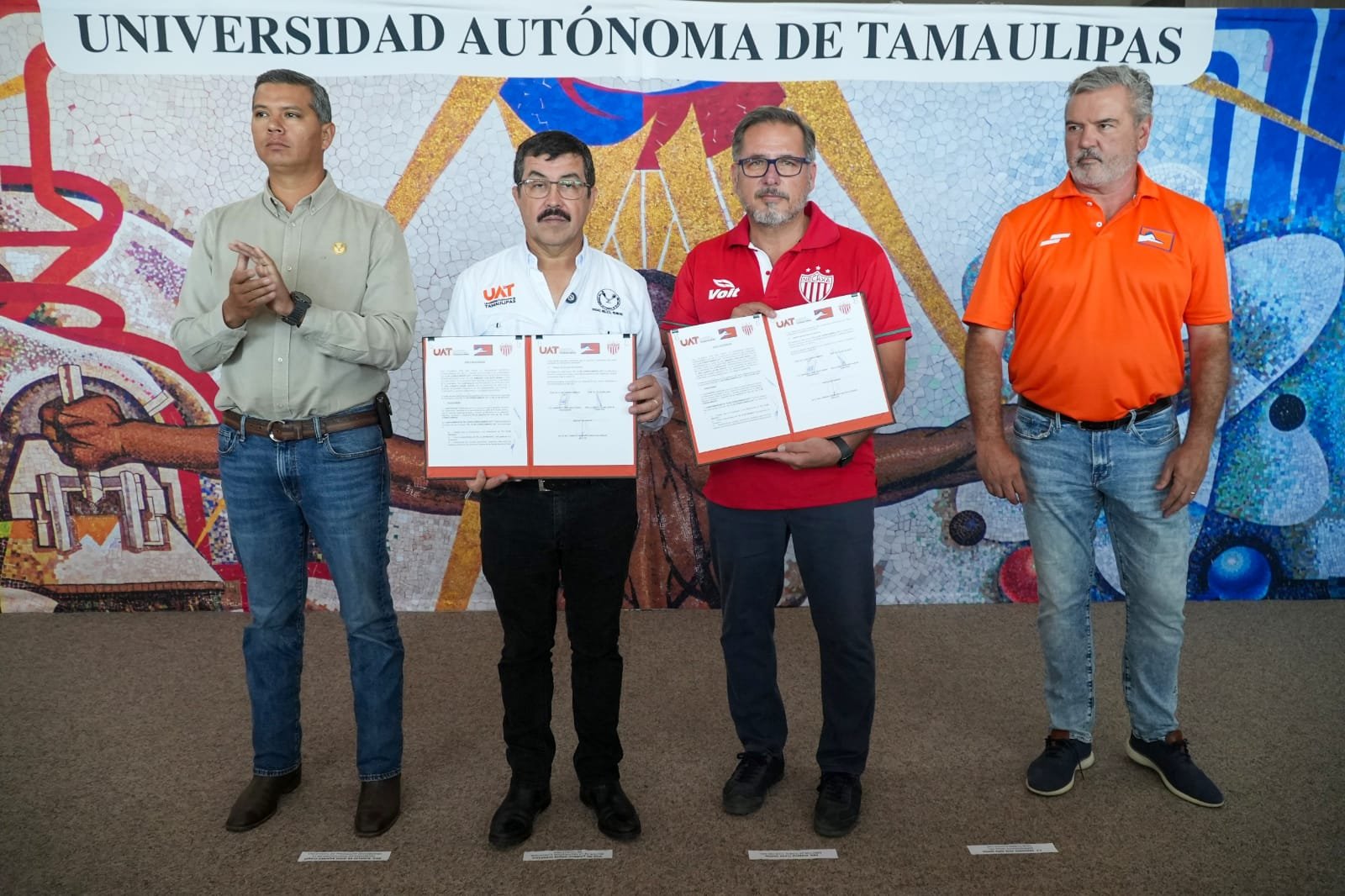 UAT y Club Necaxa firman alianza para impulsar talento futbolístico