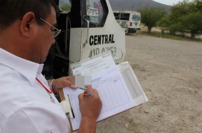 Retiran microbuses irregulares en Ciudad Victoria, Tamaulipas