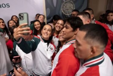 Sheinbaum abanderó a delegación mexicana para Santo Domingo 2026