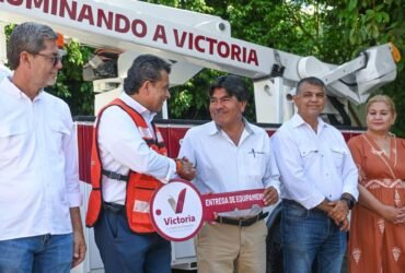 Victoria adquiere camión-pluma para mejorar alumbrado público