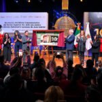 Lotería Nacional lanza billete conmemorativo de Juan Gabriel