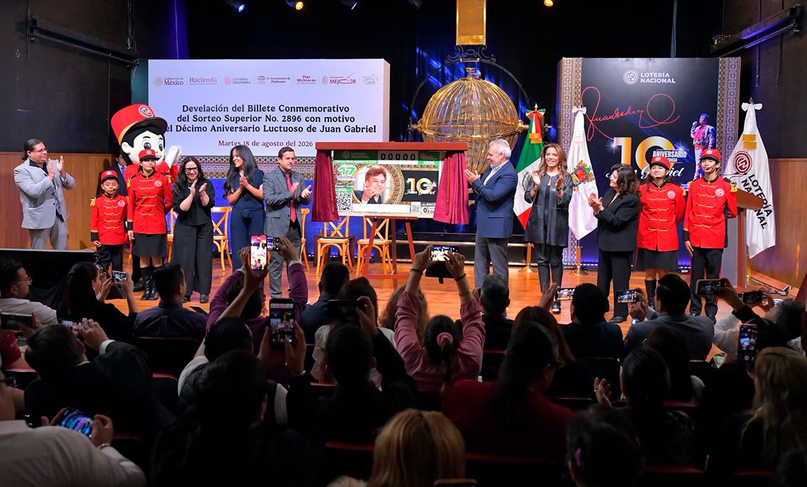 Lotería Nacional lanza billete conmemorativo de Juan Gabriel