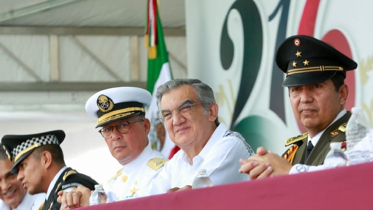 Américo Villarreal lidera desfile de Independencia en Tamaulipas