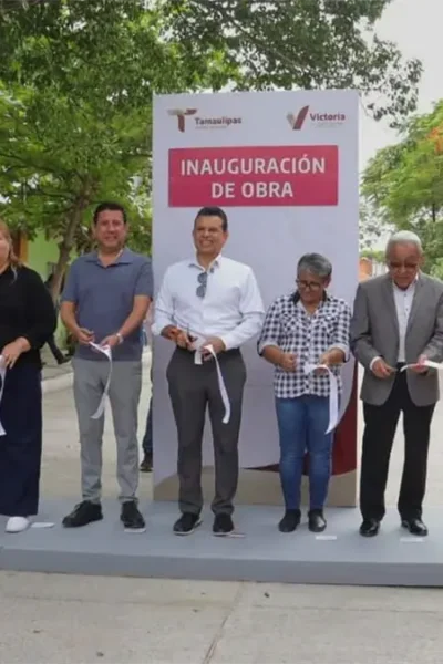 Ciudad Victoria entrega nueva calle de concreto en Las Playas