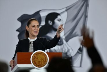 Sheinbaum anuncia aumento salarial y regulación de pensiones en IMSS