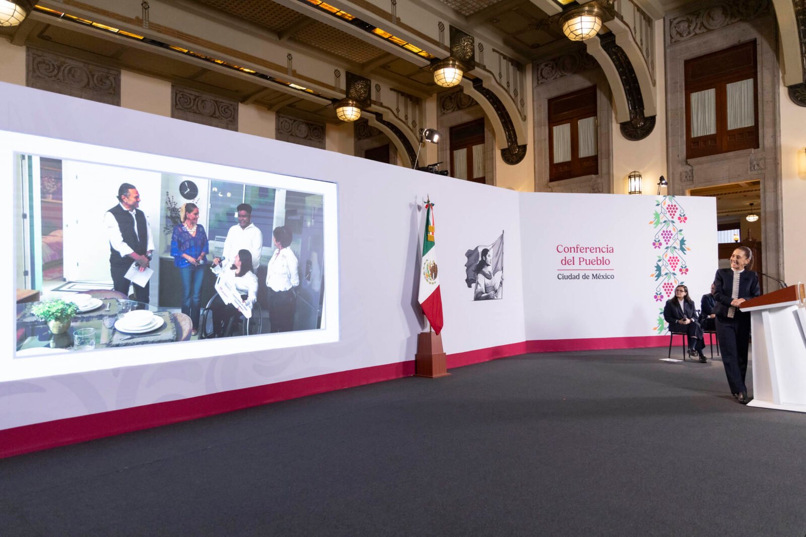 Sheinbaum urge a México, EE UU y Canadá a integrar una región competitiva